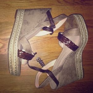 Shoes, never worn, super cute