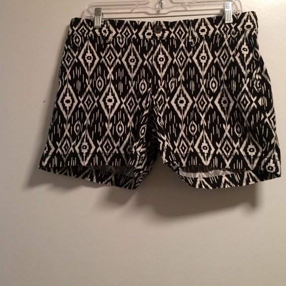 Tribal black and White Print Old Navy Shorts