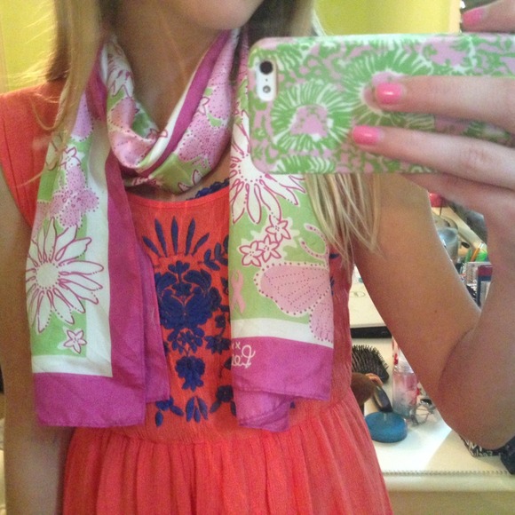 Lilly Pulitzer Scarf💖 - Picture 1 of 4