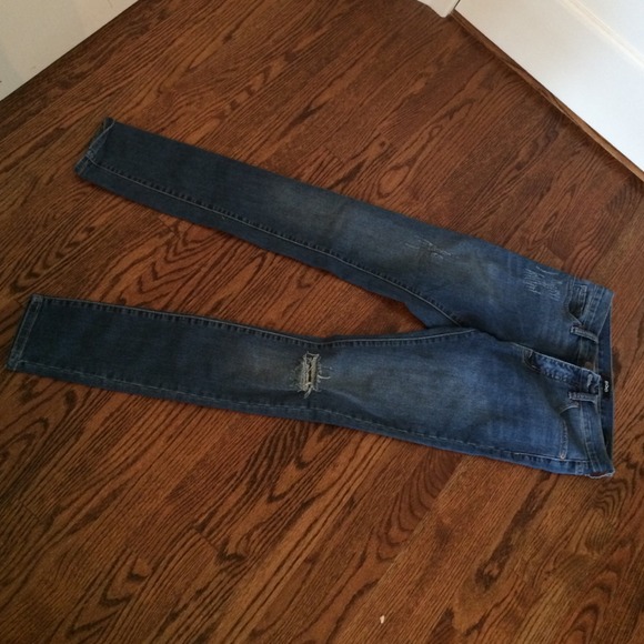 High waisted BDG Urban Outfitter ripped blue jeans