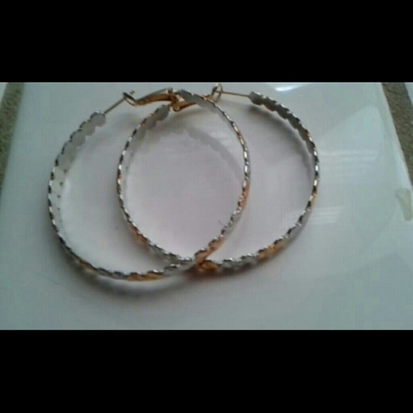 Hoop earning - Picture 3 of 4