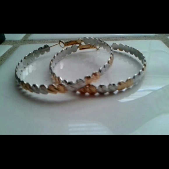 Hoop earning - Picture 4 of 4