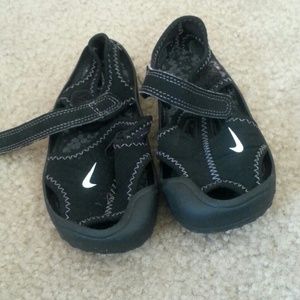 Kid's Nike Swim Shoe's