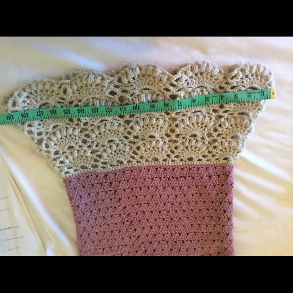 Wool- blend crocheted top! - Picture 4 of 4