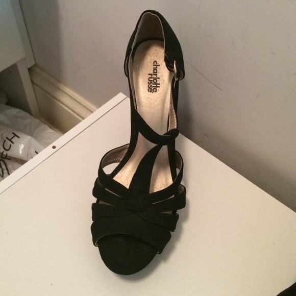Wedged Black sandals. Size 8 1/2