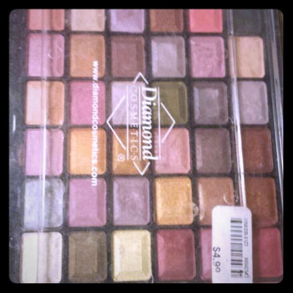 Eye shadow palette - Picture 1 of 2