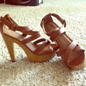 Perfect tan strappy heels :)