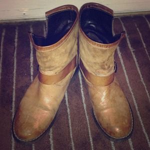 Tan suede/leather low boots