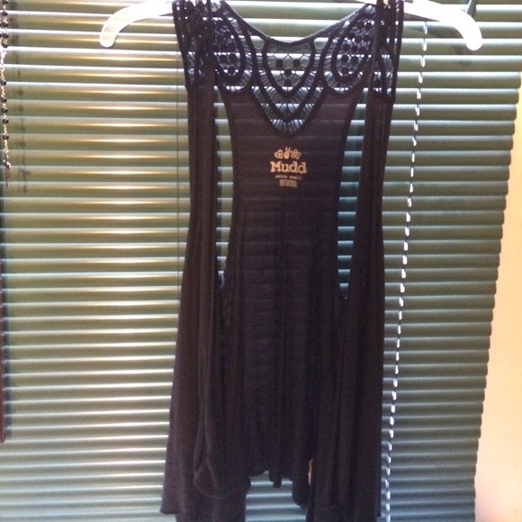 Black cotton and lace vest