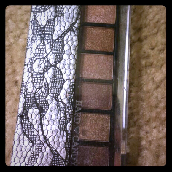 Hard Candy eye shadowpalette - Picture 1 of 3