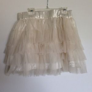 Tiered lace skirt