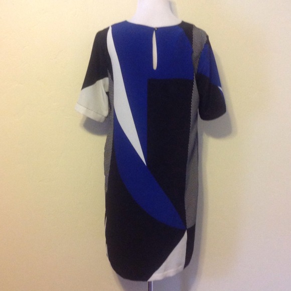 BUNDLED! Lightweight Shift Dress - Picture 3 of 3