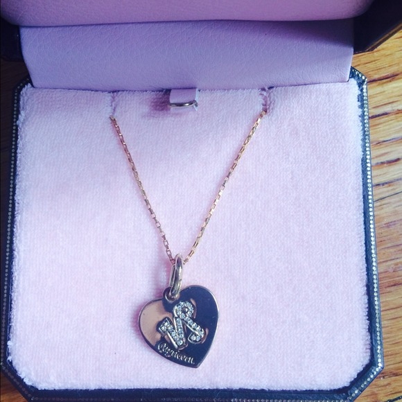 Capricorn juicy necklace