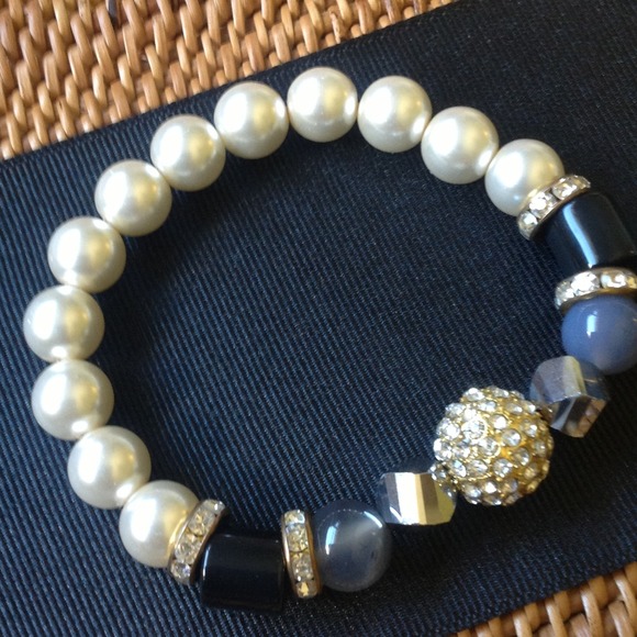 Pearl and Austrian Crystal bracelet