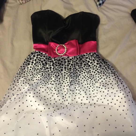 Evening gown/homecoming/wedding/etc.
