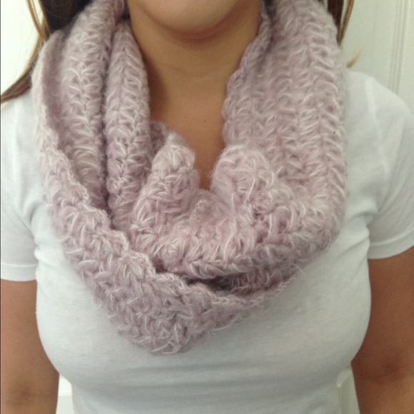 Crochet infinity scarf