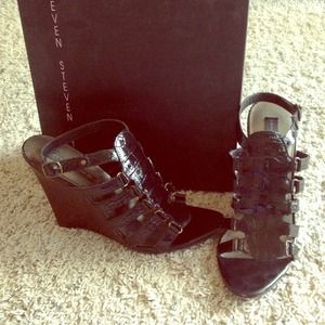 Black wedge shoes