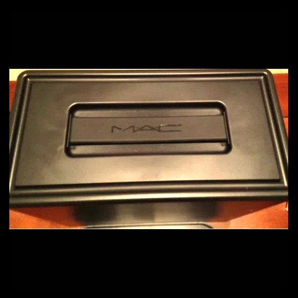 Mac Cosmetics Carry All Case