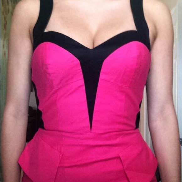 💞Valentines Day*BEBE Blck & Hot Pink Peplum Dress - Picture 1 of 4