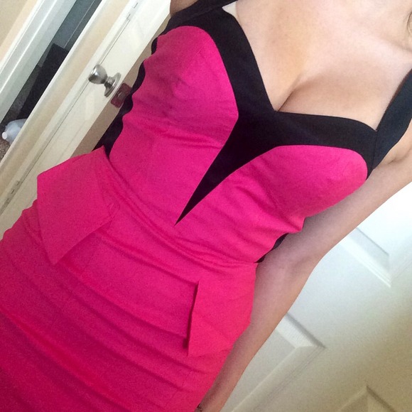 💞Valentines Day*BEBE Blck & Hot Pink Peplum Dress - Picture 2 of 4