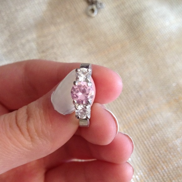 Pink ring - Picture 2 of 2