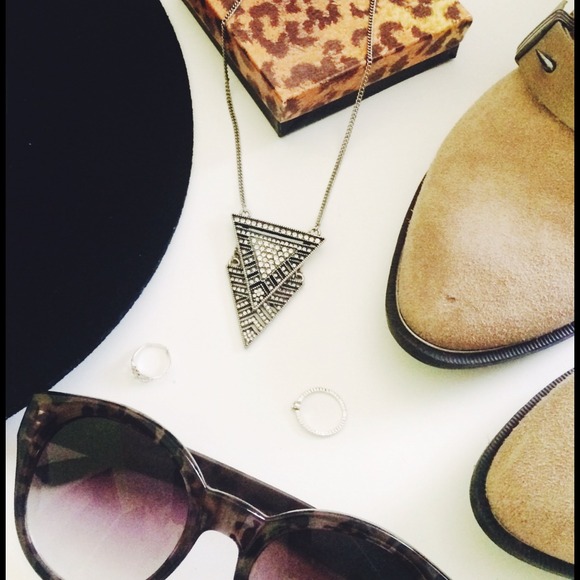 Jewelry - Geometric Necklace