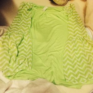 Chevron sleeved shirt.