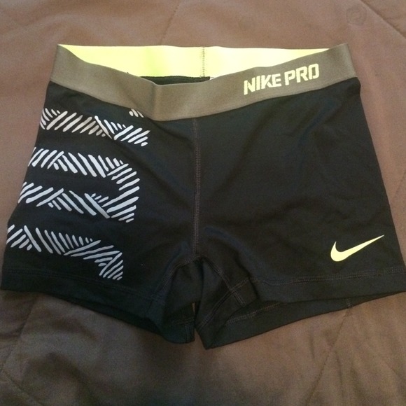 Nike pro shorts 🚫🚫🚫🚫🚫🚫🚫🚫 on hold