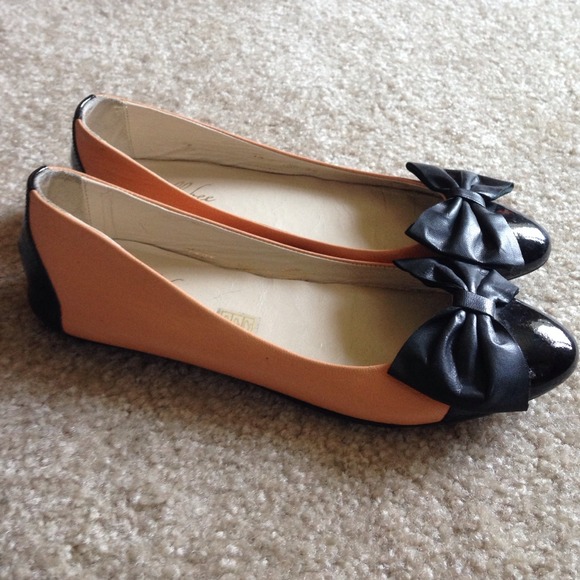Lillybee Shoes - Captoe Bow Flats
