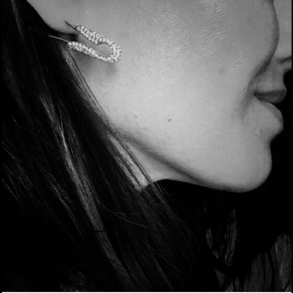 Diamond silver earring!