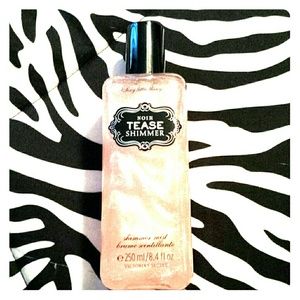 VS Noir Tease shimmer spray