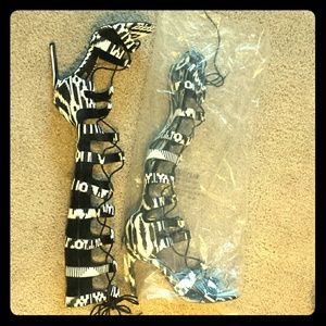 Steve Madden "France" shoe