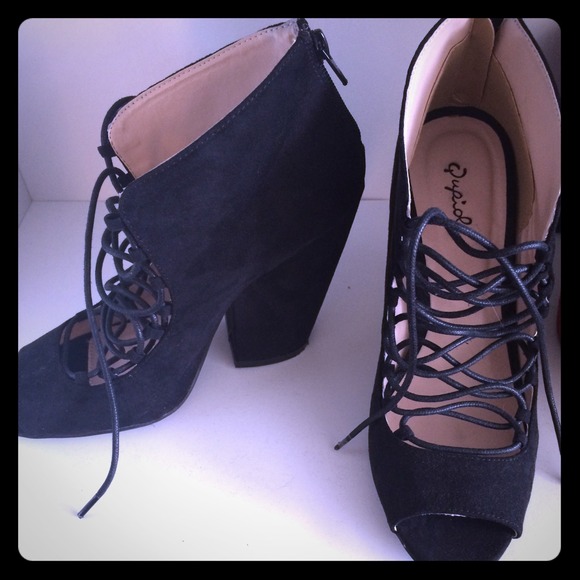 New lace up chunky booties