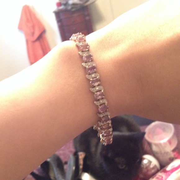 Gorgeous gold bracelet!