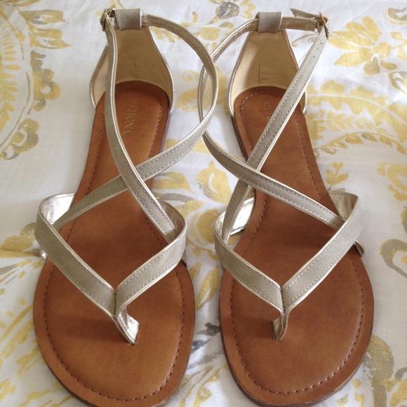 Stylish cream with gold trim sandal