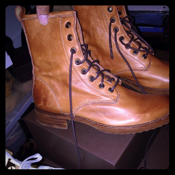 Frye boots !