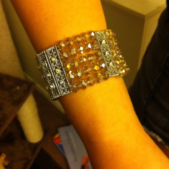 Pretty crystal bracelet - Picture 3 of 3