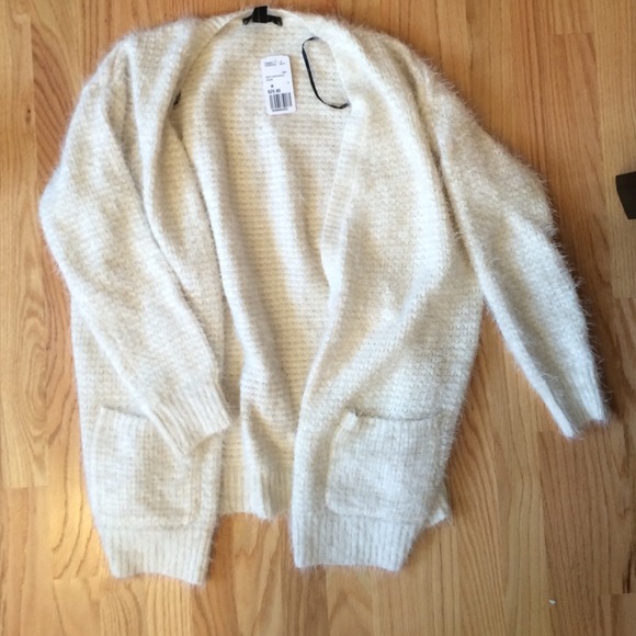 SOLDDDD Fuzzy White Forever 21 Sweater - Picture 1 of 3