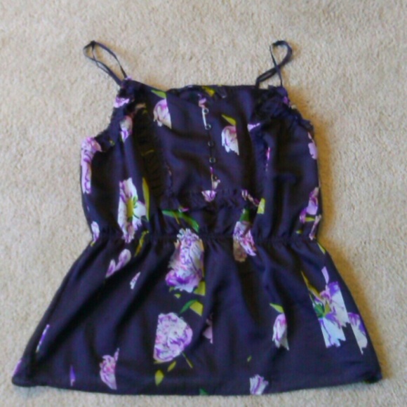 Gap top Navy with floral print