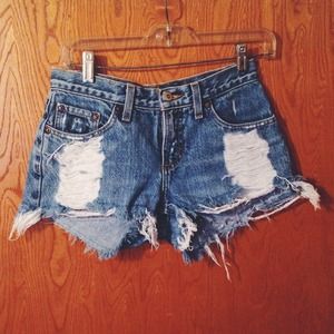 Distressed Studded High Waisted Shorts🌸