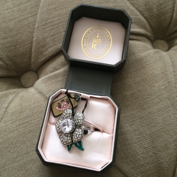 Juicy Couture Flower Ring
