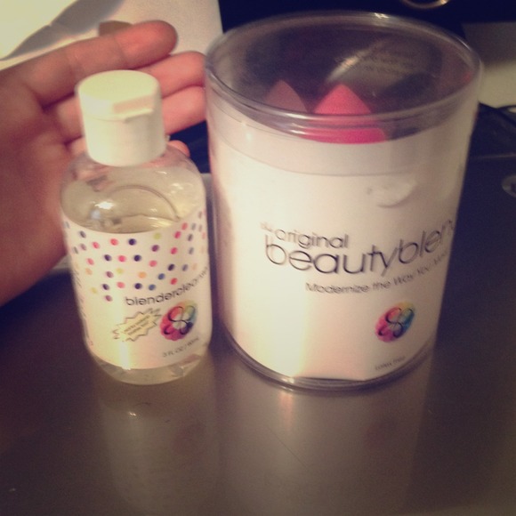 BeautyBlender! Best make-up applicator!