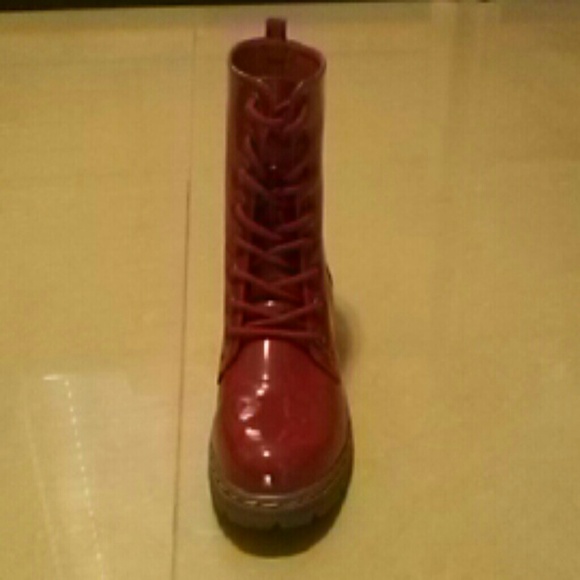 Botas rojas... - Picture 2 of 3