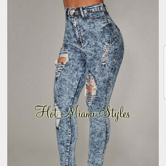 Fashion Nova Denim - Ripped High Waist denim Jeans