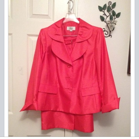 Size 14w Le Suit from Dillard's
