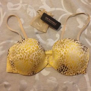 Victoria's Secret Incredible strapless bra 36d