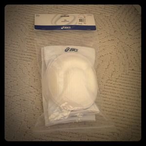 ✨Brand new volleyball new pads✨