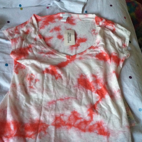 Short sleeve pinkish orange reddish tie dye