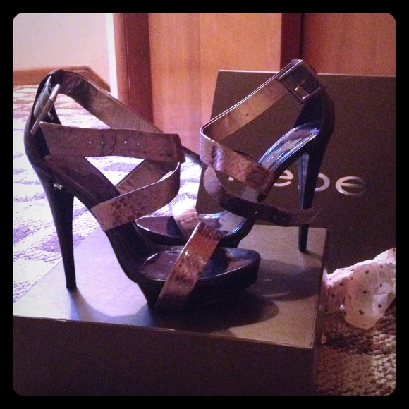 patent leather snake print bebe pumps