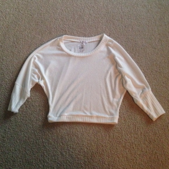 Cropped cream sweater